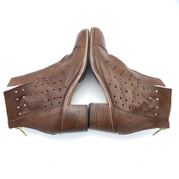 Journee Collection Ulima Leather Block Heel Bootie Walnut Brown Women’s Size 6 - Picture 7 of 16